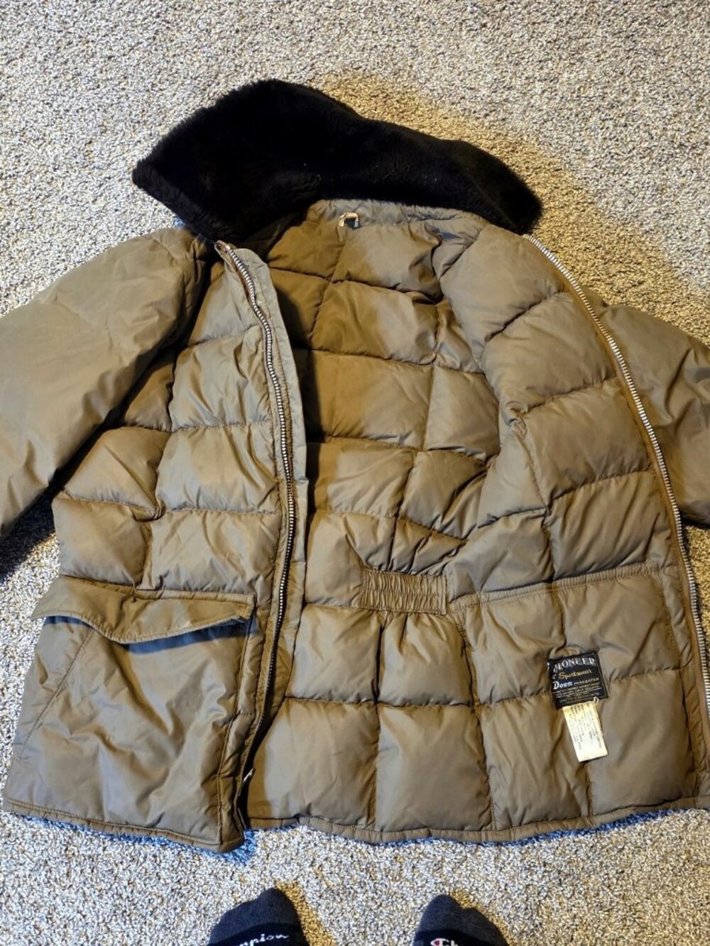 Pioneer Sportswear Goose Down Parka Tan Made in Canada Vintage Winter Mens XL